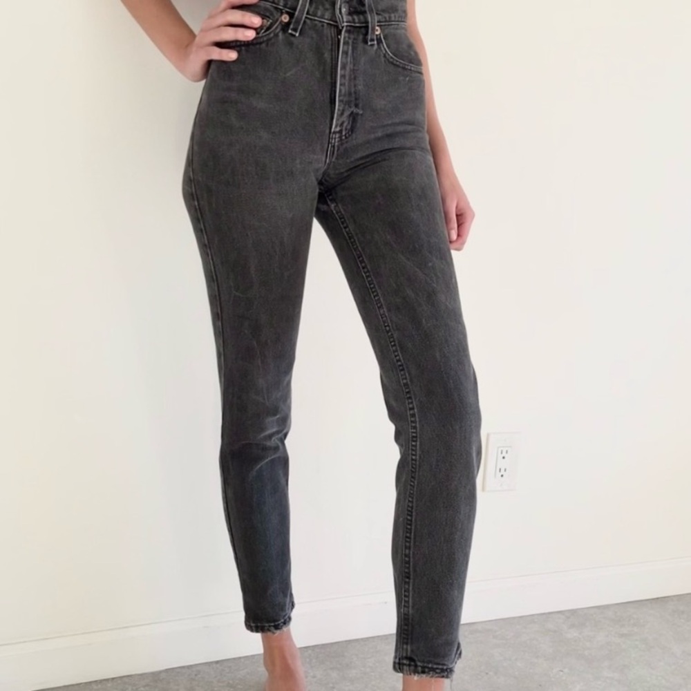Vintage Levi’s 512 Black Slim Fit Tapered High Rise Denim Jeans - Picture 2 of 9